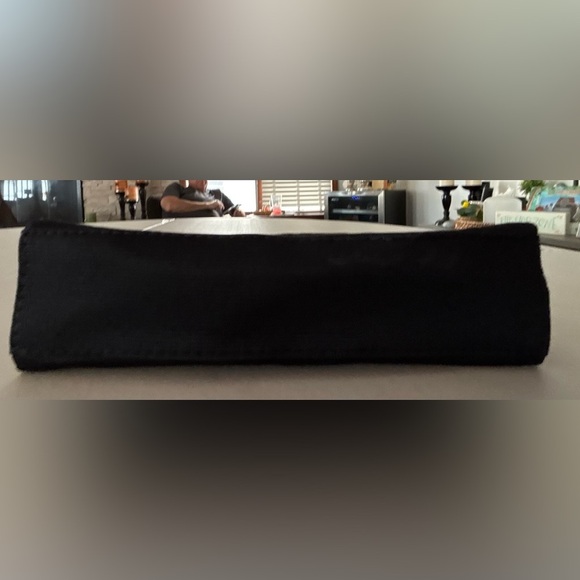 M•A•C Cosmetics | small cosmetic/makeup bag - Picture 3 of 15